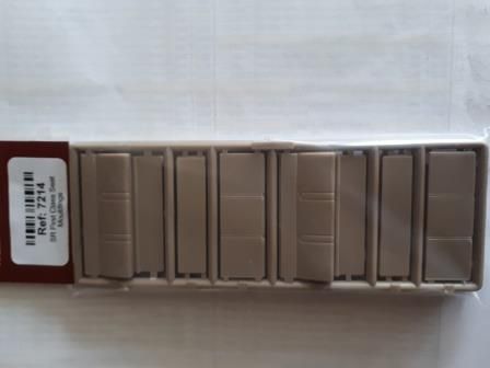 Slaters 7mm - SR First Class Seat Mouldings [3 compartments per packet]