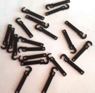WTSA22 - Smiths Brass Coupling Hooks x 20 (Chemically Blackened)